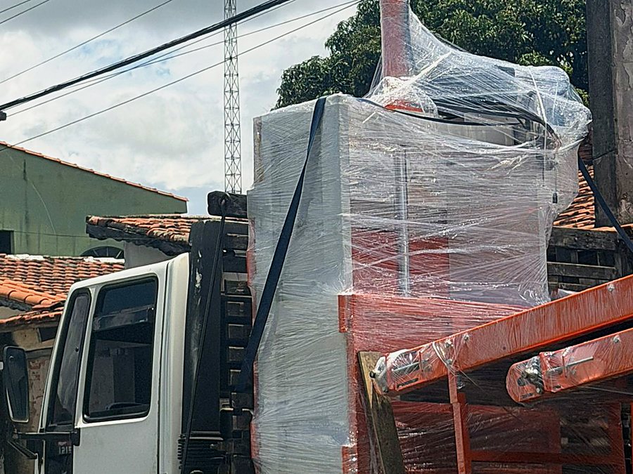 Máquina embalada e pronta para a entrega