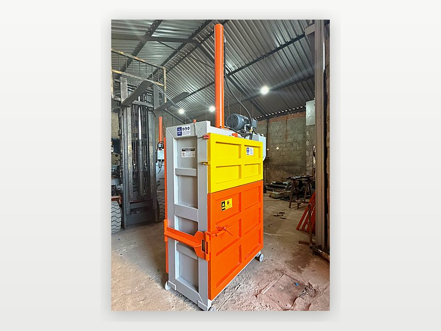 Prensa Enfardadeira Elétrica Industrial fabricada pela TCMAQ, foto 2
