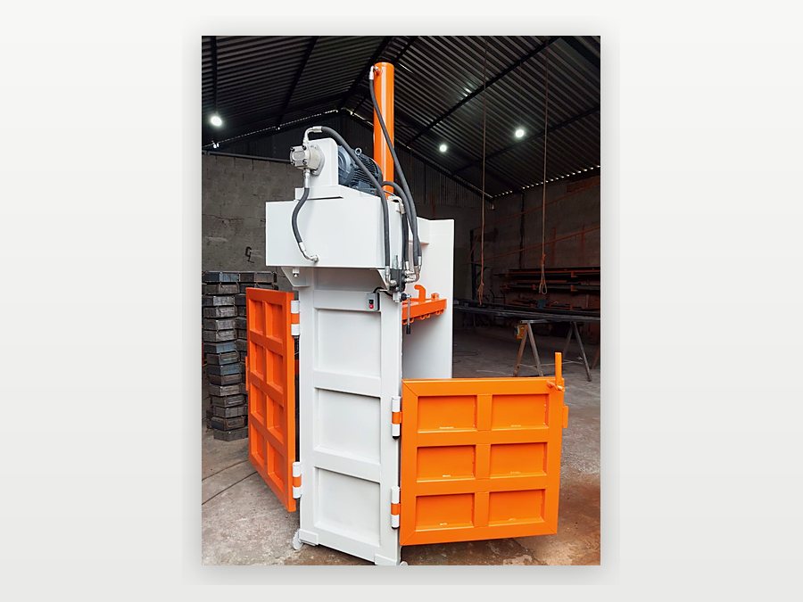 Prensa Enfardadeira Elétrica Industrial fabricada pela TCMAQ, foto 3